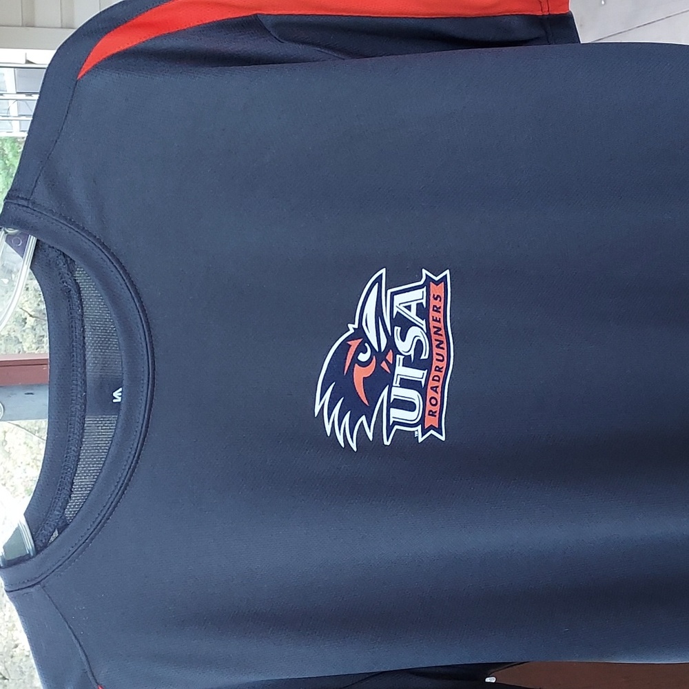 KA KNOGHTS APPAREL SIZE Large 100% Polyester